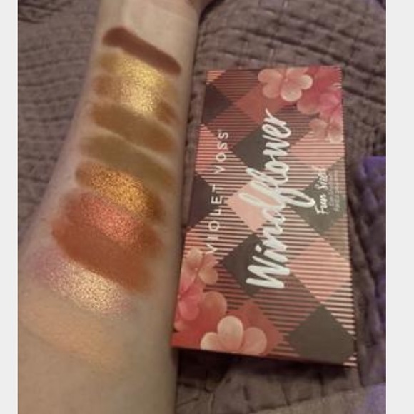 💕 2/&20 BNIB - Violet Voss - Wildflower palette - Picture 3 of 6